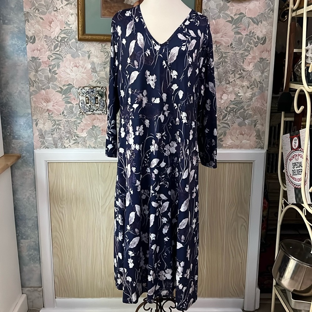 4xL Women's Purple Long Purple Floral 3/4 Sleeve Dress